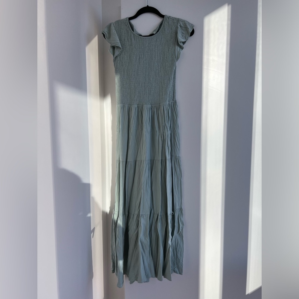 Flutter sleeve smocked bodice 3 tiered maxi dress. Size XL